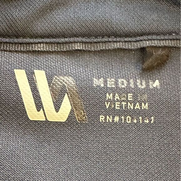 VRST Deep Navy Blue Short Sleeve Button Down Shirt Size Medium - Picture 2 of 7